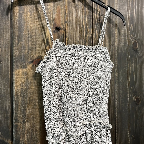 Jessica Simpson Tiered Ruffle Dress M Black White Animal Print Boho Neutral Mini - Picture 2 of 9